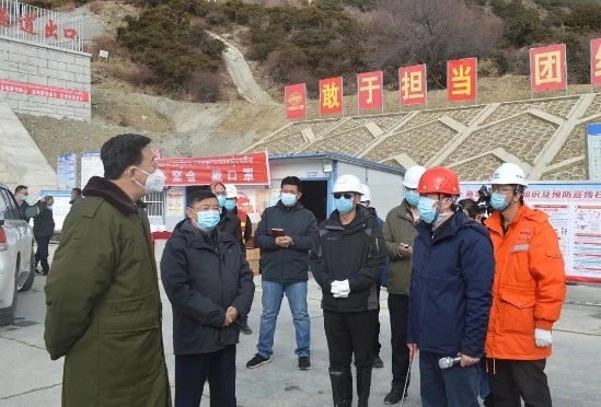 吴英杰到拉林项目部调研疫情防控和施工情况