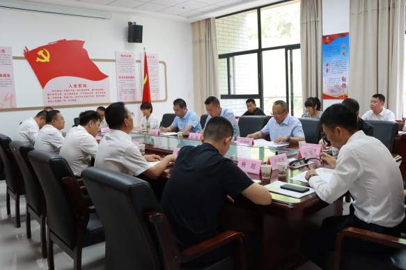集团与南泥湾开发区管委会、延安新区投资发展（集团）