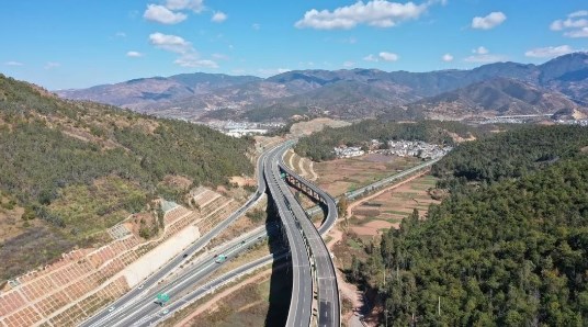 新楚大高速全线通车