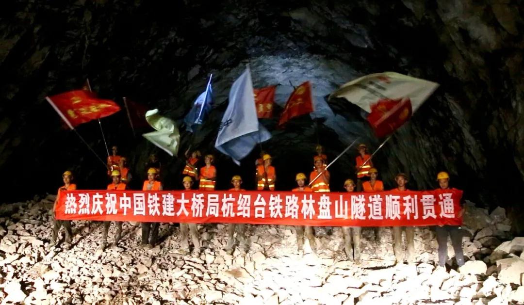 每天消耗冰块最多达60吨，这条隧道历时两年顺利贯通！