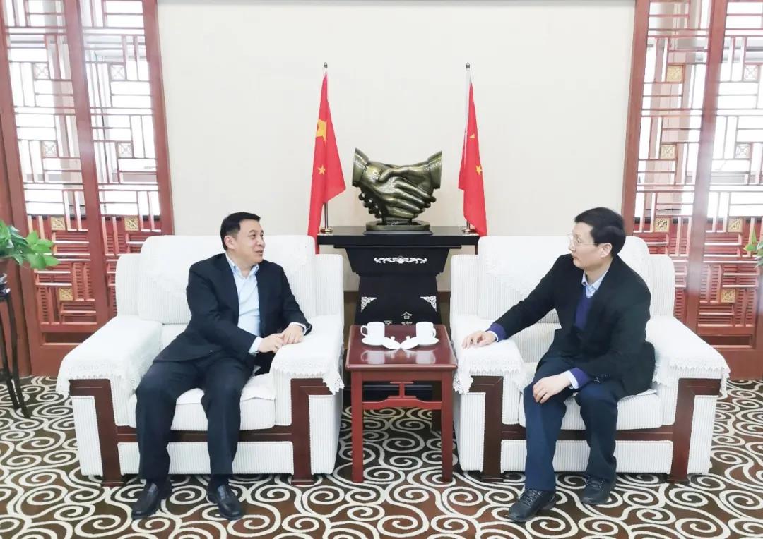 徐立拜会山东魏桥铝电集团副总经理、氧化铝公司总经理邓文强