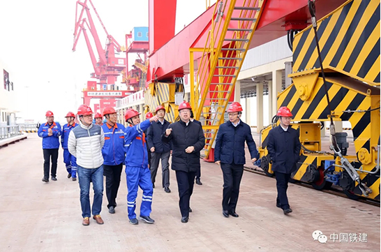 庄尚标会见泰州市委书记史立军并到中国铁建驻泰州基层单位调研