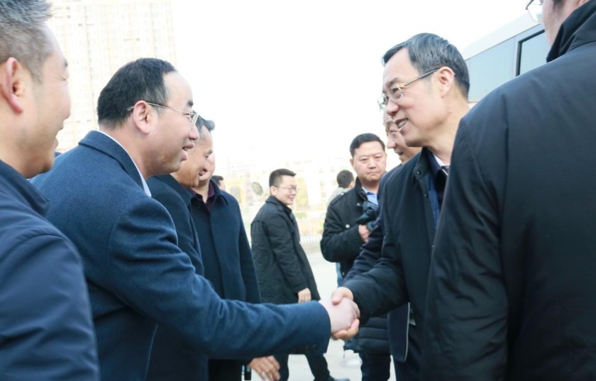 市政协主席张延明一行莅临新蒲建设集团朗晴别院项目视察我市大气污染防治工作
