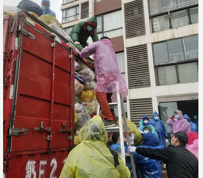 刘运民：我就想把这面党旗举得再高一点