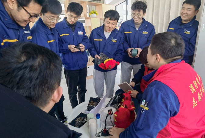 一抹抹“志愿红”就是一簇簇火焰