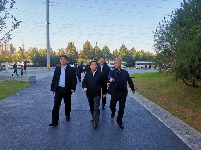 西安市人大常委会主任胡润泽到皂河项目调研