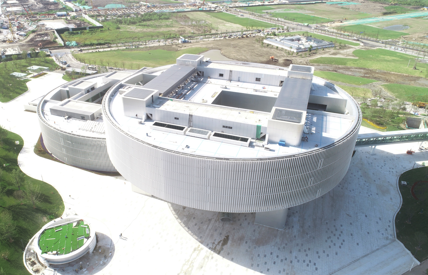 中建二局南京江北市民中心项目完工，创造四项“全国之首”