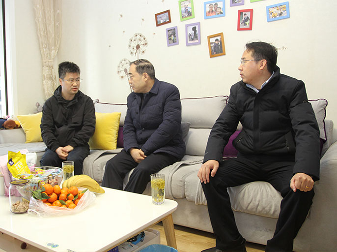 滁州市委组织部常务副部长焦艳慰问十七冶扶贫干部刘金海