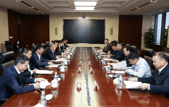 郑学选会见龙岩市委副书记、市长张国旺