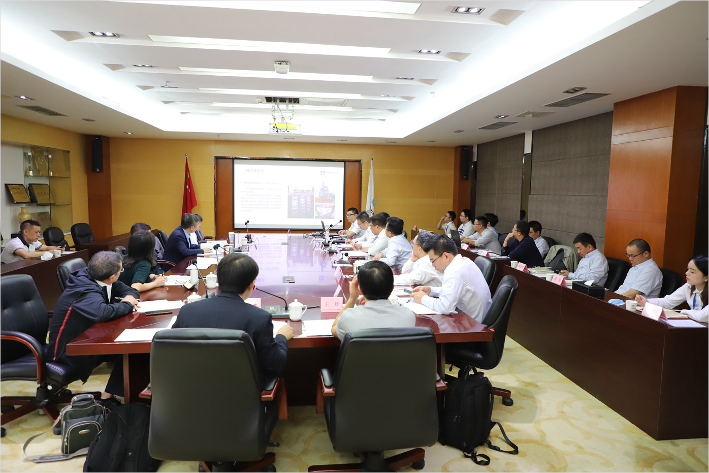 中建地下空间公司承担的中建股份科研课题《城市大直径竖井机械掘进成套技术及产业化应用研究》开题会顺利举行