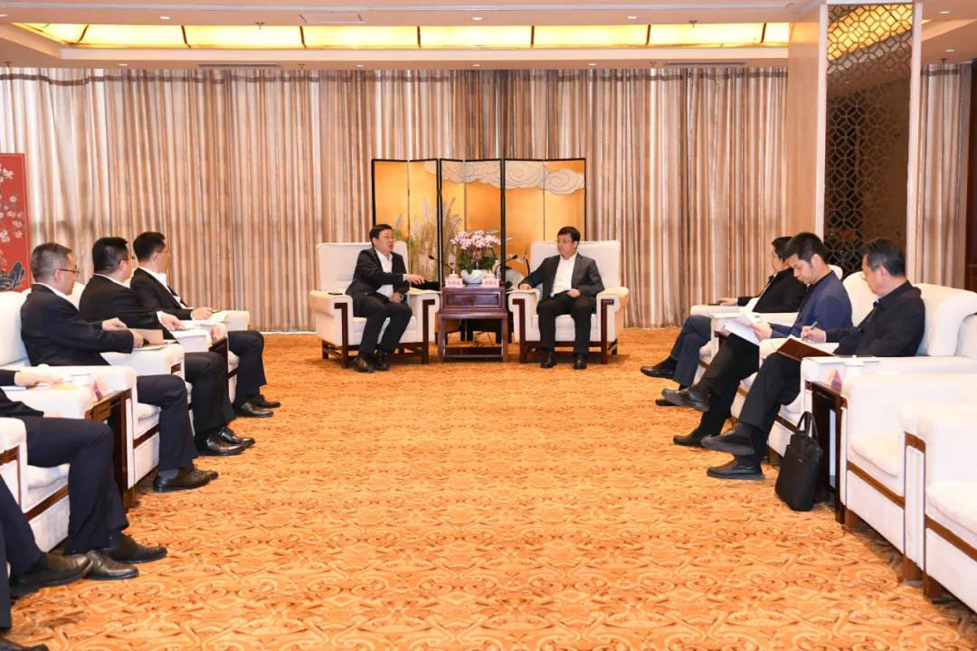 中建八局党委副书记、总经理章维成拜会盐城市委副书记、市长曹路宝