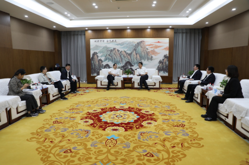 高文华会见湖州市南浔区委常委方科一行