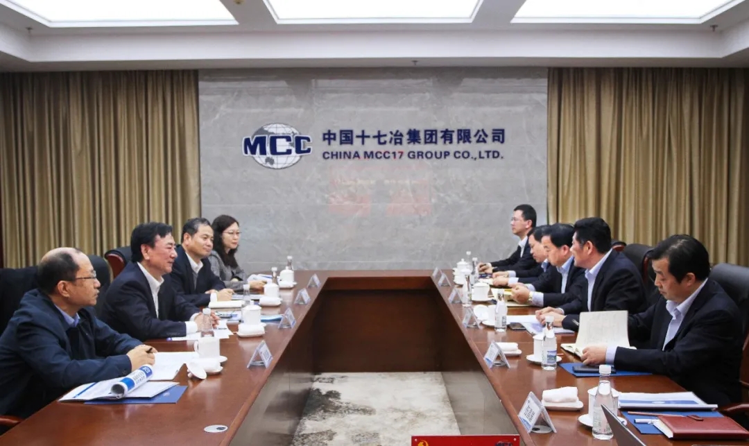 中国中冶副总裁曾建忠到中国十七冶调研