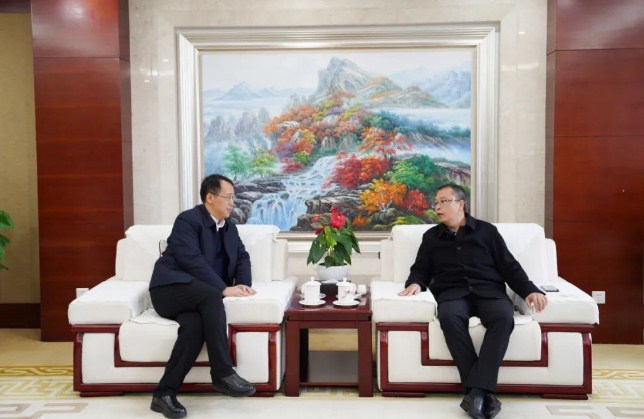 云南建投九公司集团与保山市政府交流座谈