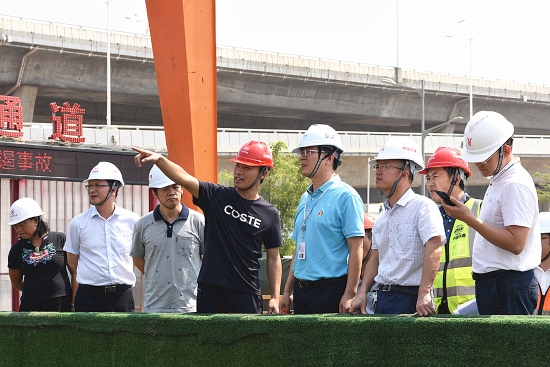 公司董事长、党委书记张成陪同广州地铁集团总经理刘智成到18和22号线调研指导