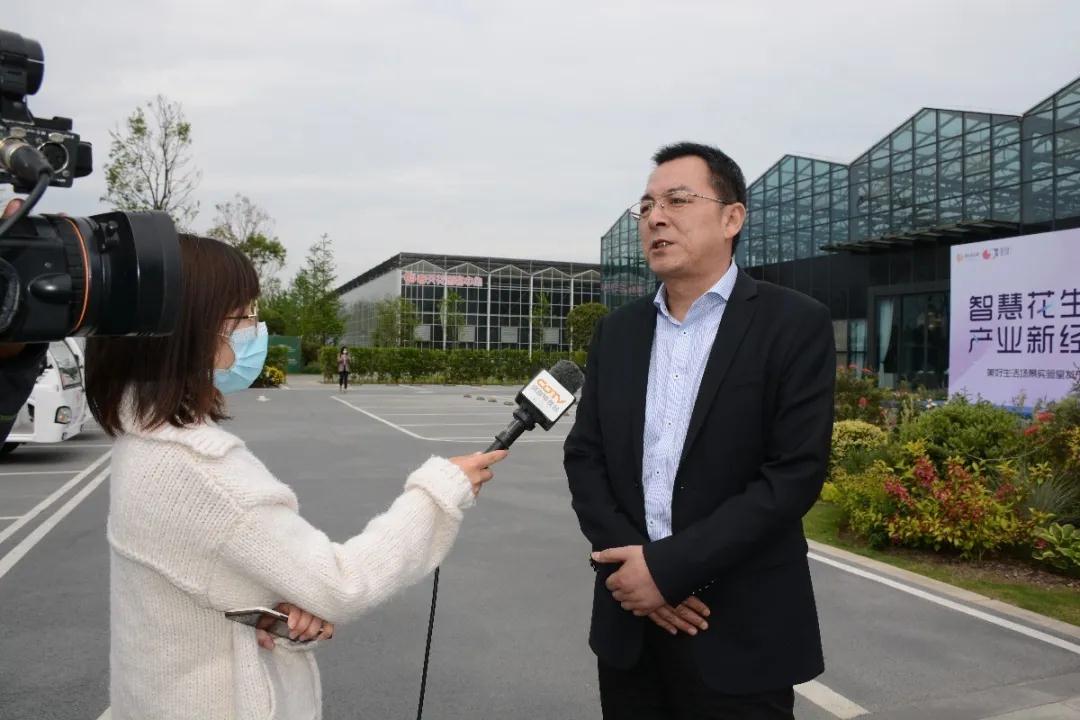 新兴建筑春肆项目开工奠基仪式受到成都电视台报道