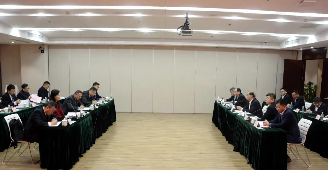 【聚焦】中建西部建设与华新水泥签订战略合作框架协议