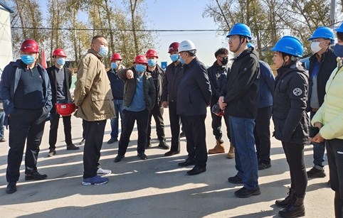 哈尔滨市城投集团总经理邵兵到中铁四局安装公司哈尔滨水源上移项目部检查指导