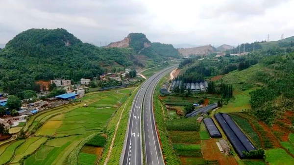 云南文马高速公路全线贯通
