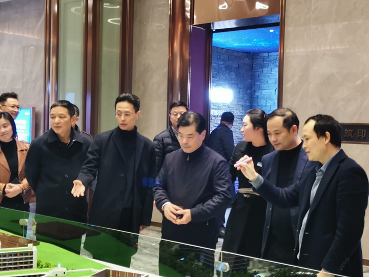 集团党委副书记、总经理李湘波率队检查调研建工·象山国际项目