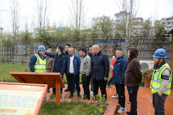 贵阳市花溪区交通局党委委员、副局长陈小进一行到中铁一局广州分公司贵阳地铁3号线开展党建交流活动