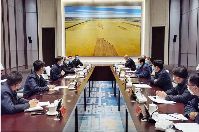 张宗言与黑龙江省委书记、省人大常委会主任张庆伟举行会谈