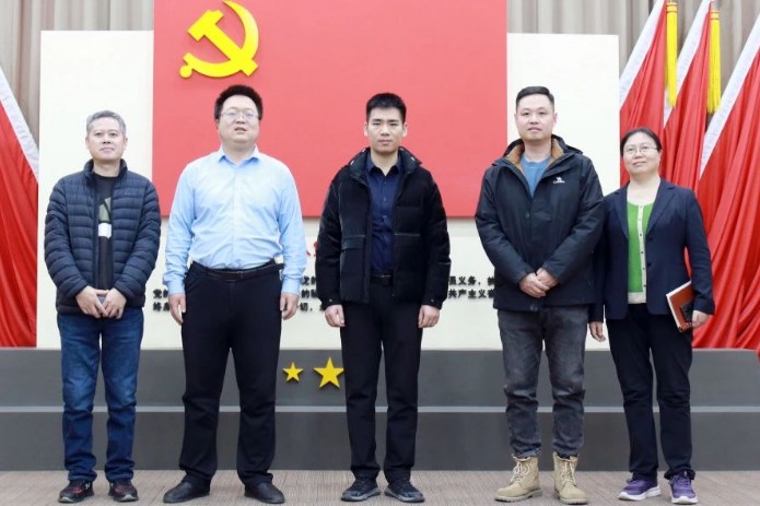 【欢迎】桐柏路街道办事处主任窦磊斯一行莅临新蒲建设集团调研座谈
