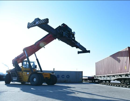 七苏木国际物流枢纽铁路物流中心工程开工 韦国出席开工仪式