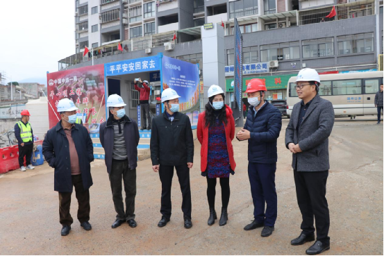 肇庆市端州区大常委会党组书记、主任梁祥达一行调研中铁一局广州分公司出头小学项目、肇庆一中项目施工进展情况