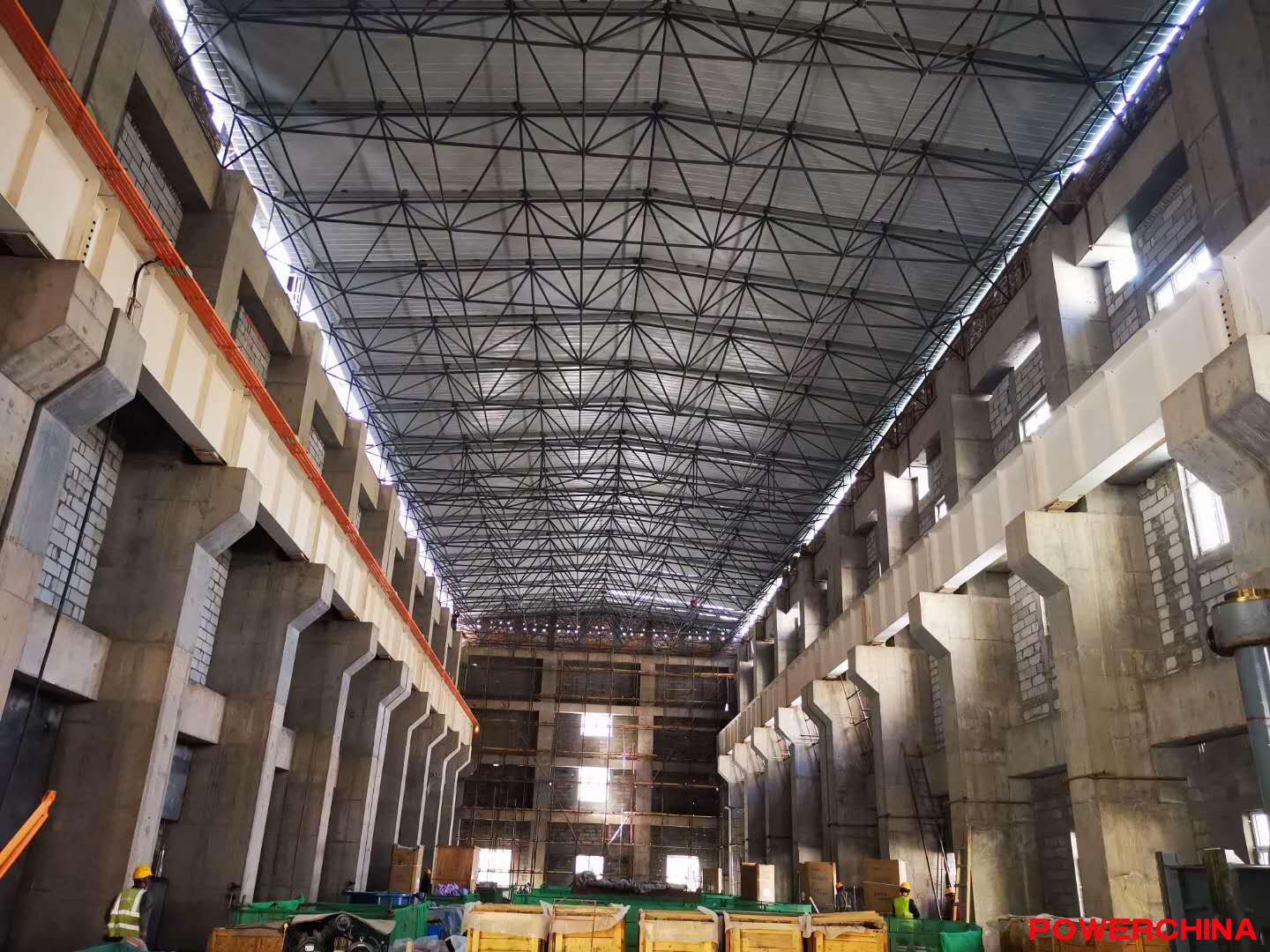 新疆大石门水利枢纽工程电站主厂房封顶