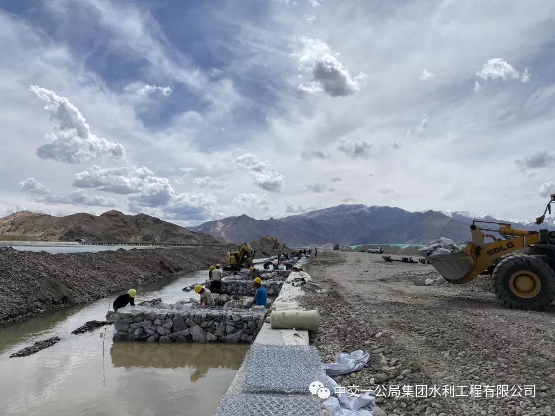 拉萨河城区段综合治理及生态修复项目七段护岸工程顺利完工