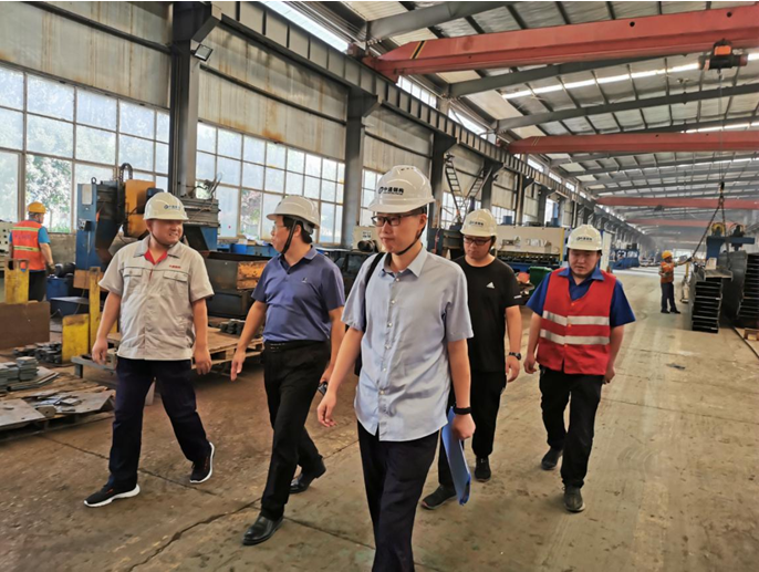冠县应急局局长刘建华一行来中通钢机公司调研