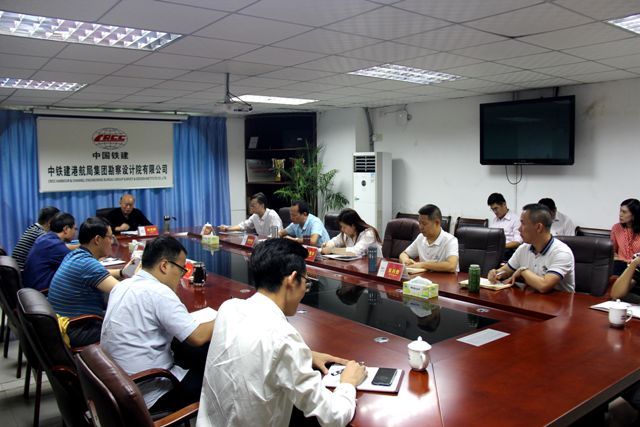 刘齐辉到设计院基层党支部调研并讲党课
