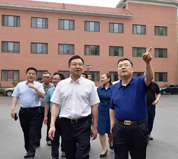湖南建工集团党委书记、董事长蔡典维一行到公司省委十号楼及蓉园宾馆项目检查指导