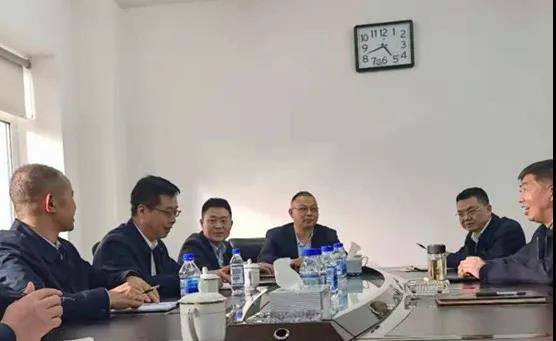 王珂平与京沈客专辽宁公司党委书记、总经理韩守昌举行会谈