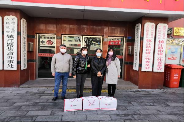 携手战“疫”，共克时艰