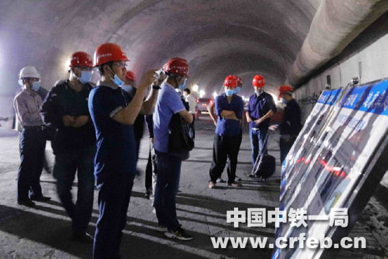 云南玉楚高速全线参建单位到中铁一局五公司玉楚高速公路项目观摩