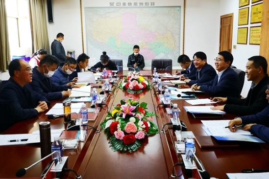 庄纪栋出席雅安至叶城高速拉日段项目合同签约仪式