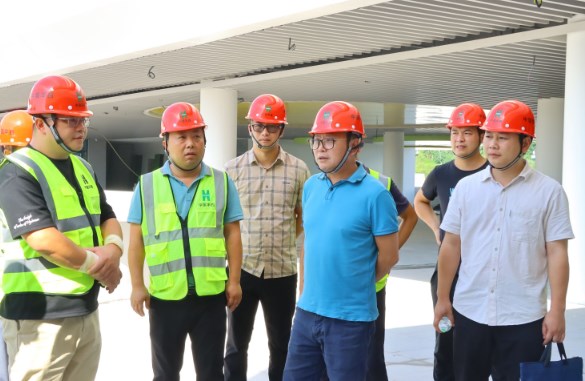 公司党委副书记、总经理杨秋驰检查督导行知文化艺术中心项目安全生产和防汛减灾工作