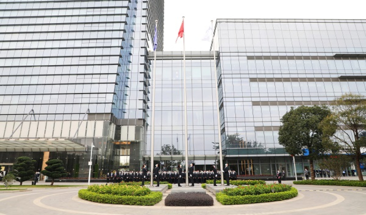 四航局本部举行2021年新年升旗仪式