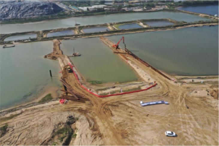 四航局汕头塔岗围市政项目翠峰路过河涌隧道围堰顺利合拢