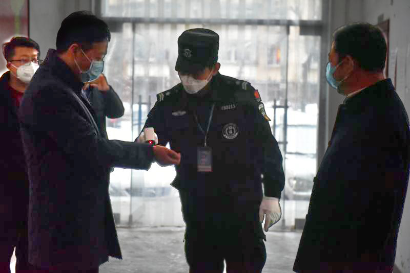 王俊到中建六局总部宿舍和安装公司检查调研疫情防控和复工准备工作