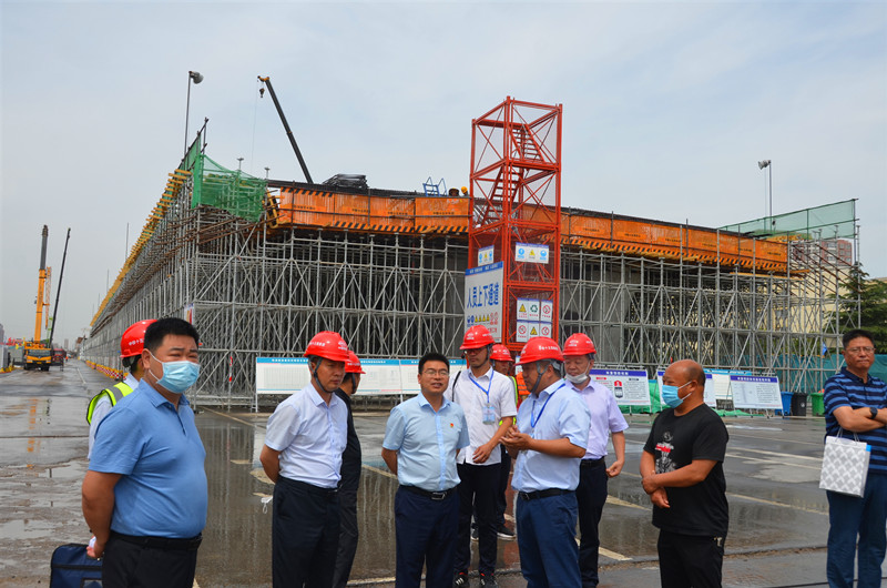 洛阳市扬尘污染防治现场观摩推进会最后一站在城建公司唐寺门立交项目举行