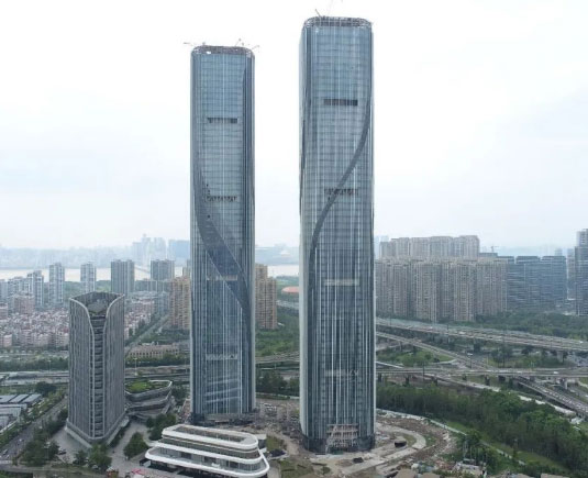 中南幕墙打造近300米杭州新地标世茂智慧之门