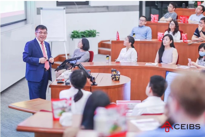 智荟中欧2021 | 曾光安：全球工程机械行业机遇和挑战 &柳工国际化之路