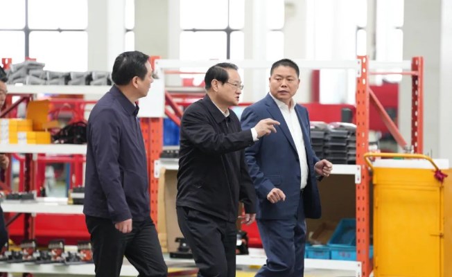 浙江省委书记易炼红调研鼎力！