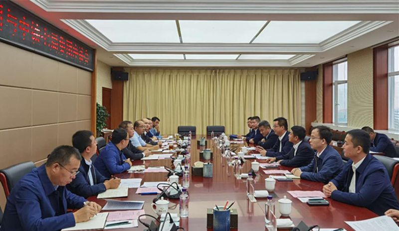 王珂平与青海省交通控股集团党委书记、董事长竺向东举行会谈