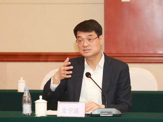金宁运与柳州市委书记吴炜举行工作会谈