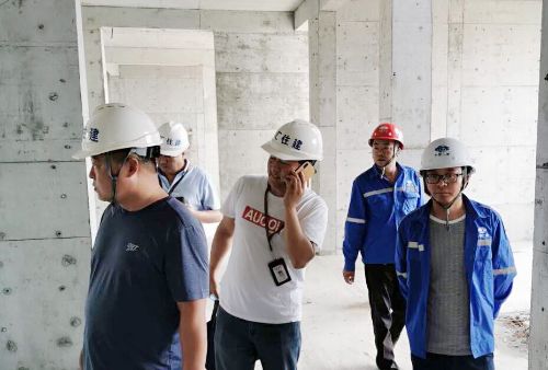 周口市川汇区住建局副局长杨磊到金海嘉苑C地块项目检查指导工作