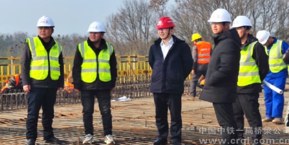 王刘勋到襄荆铁路项目检查指导工作并慰问一线员工
